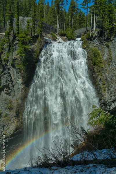 Fototapeta Waterfall with Rainbow