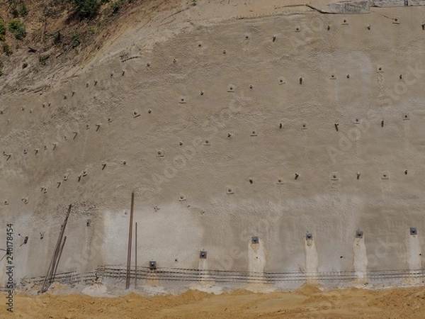 Obraz Hanglage - Böschung wird mit Ankern befestigt