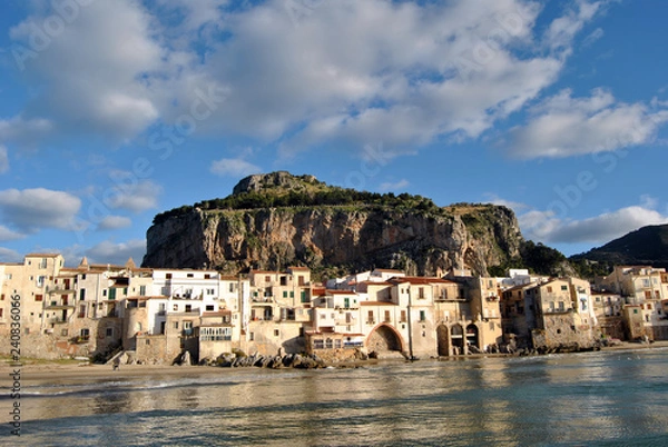 Fototapeta Cefalù e il suo monte