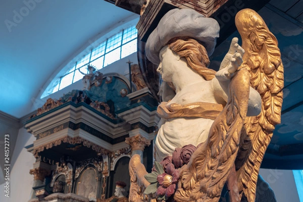 Fototapeta Holzengel in der Seemannskirche Prerow