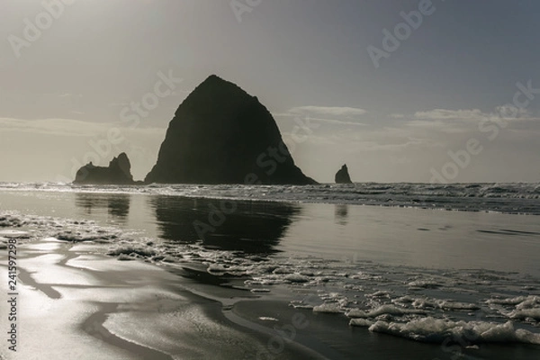 Fototapeta Haystack Rock at Cannon Beach