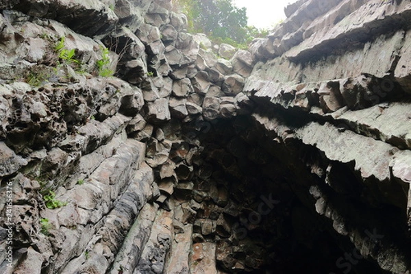 Obraz 제주도에 있는 "갯깍주상절리"의 풍경이다.