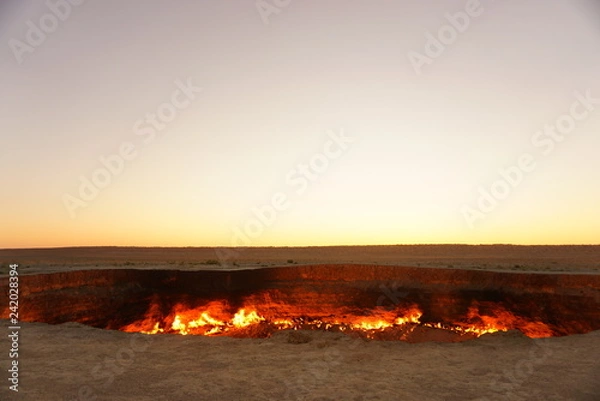 Obraz 中央アジア トルクメニスタンの地獄の門