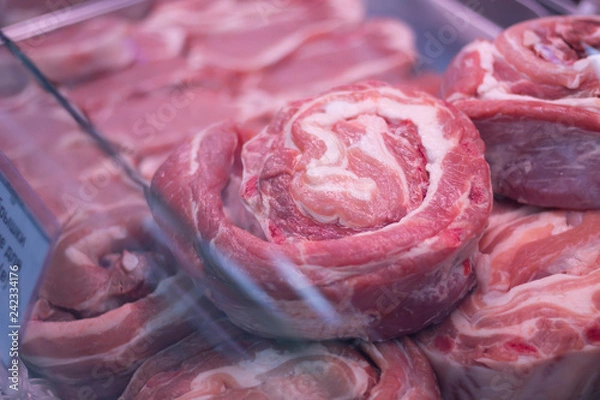 Obraz Мясо в магазине крупным планом