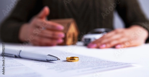 Fototapeta divorce contract ring