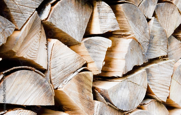 Fototapeta Holz Scheiter aufgeschlichtet in Nahaufnahme Buche mit Grauschimmel