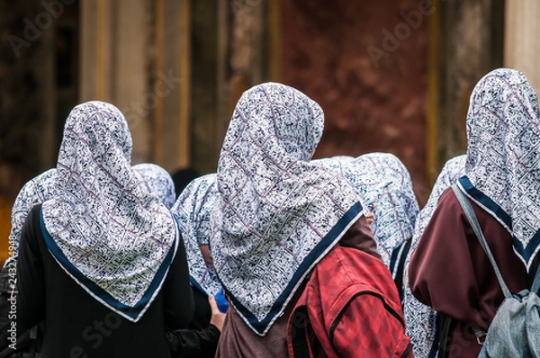 Obraz Schülerinnen mit Kopftuch