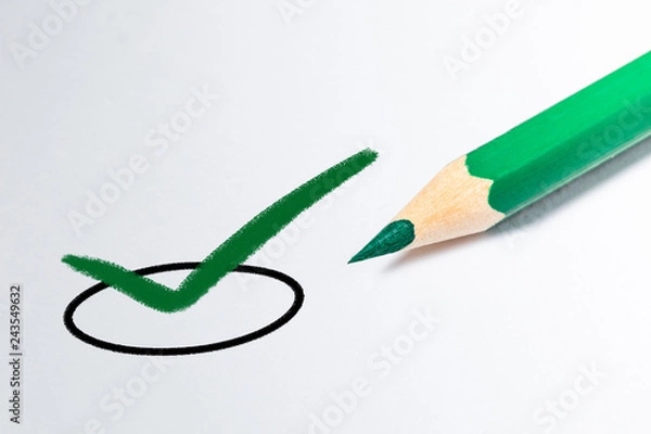 Fototapeta Grüner Stift Häkchen