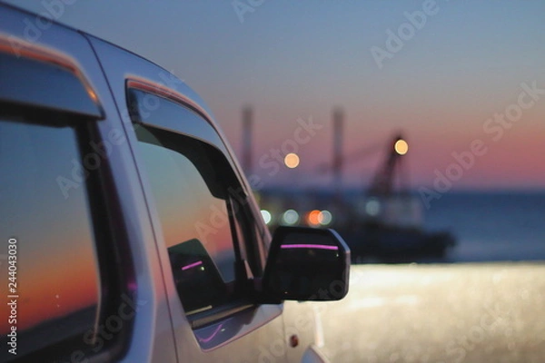 Fototapeta 夕焼けの車