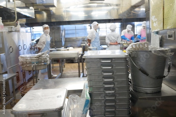 Fototapeta 学校　給食室　調理室　ステンレス　小学校　料理
