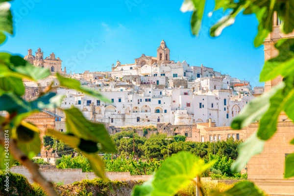 Obraz Panoramiczny widok na Ostuni (białe miasto), prowincję Brindisi, Apulia, południowe Włochy.
