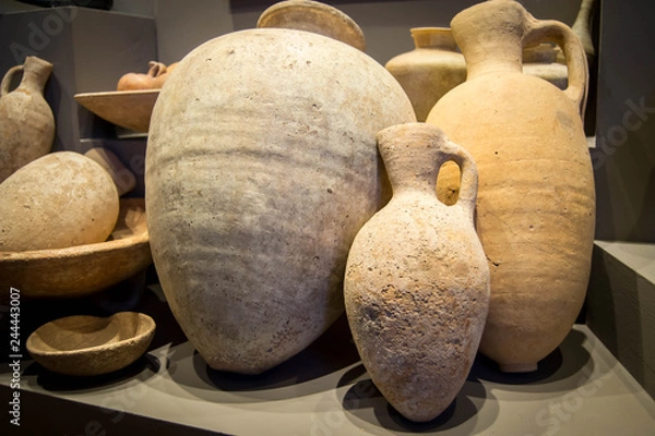 Fototapeta Display of ancient pottery