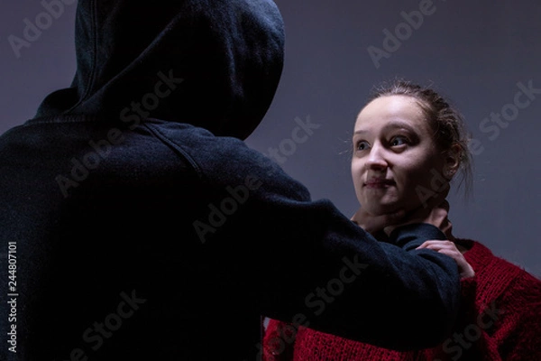 Obraz Ein Mann würgt eine Frau