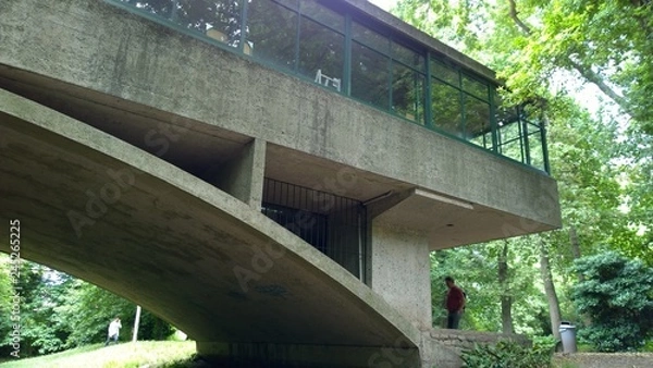 Obraz La casa sobre el arroyo.