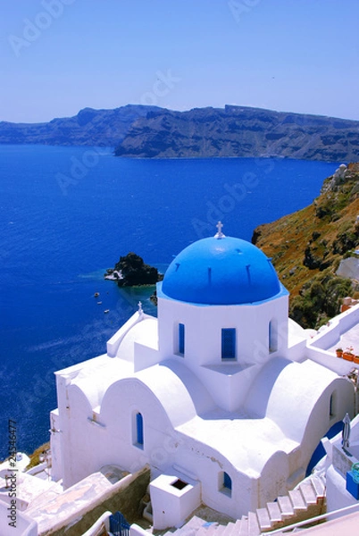 Fototapeta Niebieski dach w kościele w Oia, Santorini, Grecja
