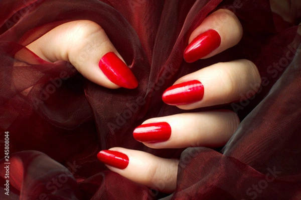 Obraz red nails manicure