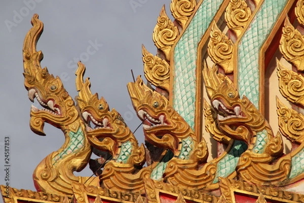 Fototapeta art on archway, Wat Sum Had, Borabue, Mahasarakam