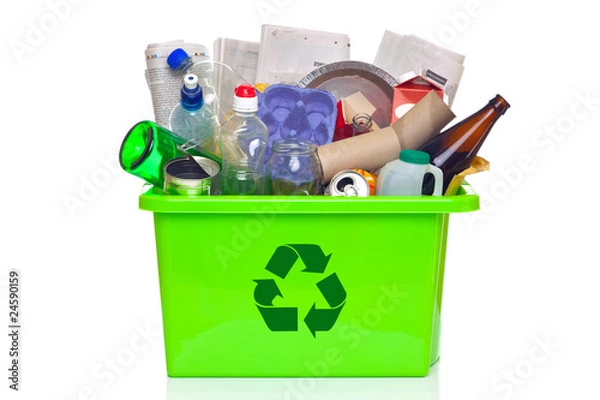 Obraz Zielony kosz do recyklingu na białym tle