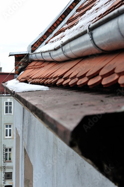 Fototapeta roof, house, home, gutter, roof tiles, precipitation, snow, danger, ice, conditions, weather, cold, winter, atmospheric conditions,