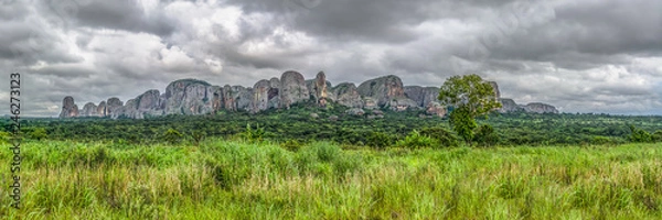 Obraz Panoramiczny widok na góry Pungo Andongo, Pedras Negras (czarne kamienie), Angola