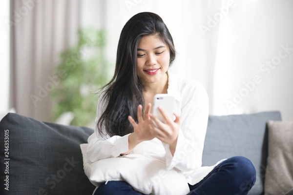 Fototapeta リビング・女性