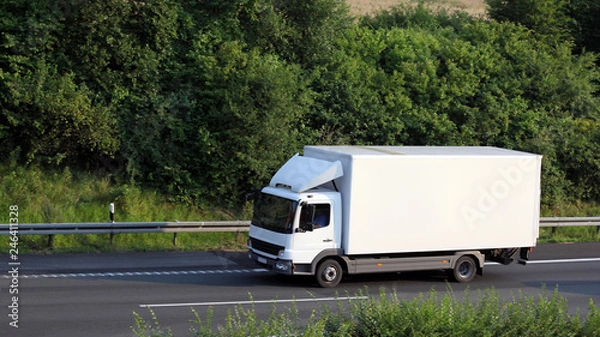 Obraz Transport towarów po drodze niemiecką autostradą