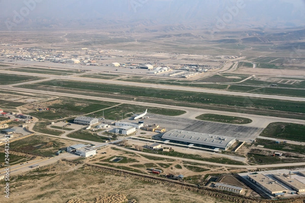 Obraz Blick Flughafen Masar-e Sharif in Afghanistan