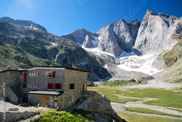 Fototapeta Refuge des Oulettes de Gaube au Vignemale
