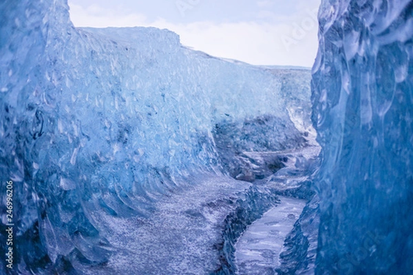 Fototapeta アイスランド・氷の洞窟（ヴァトナヨークトル）