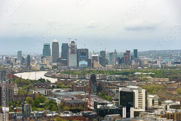 Fototapeta London skyline on a cloudy day