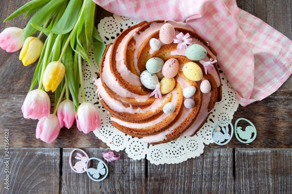 Fototapeta Leckerer Gugelhupf mit Zuckerguss