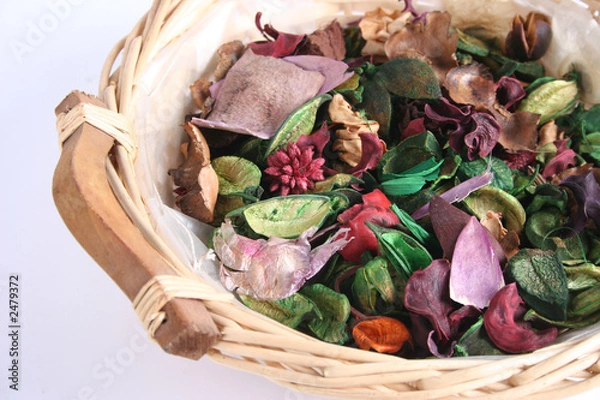 Obraz basket with potpourri