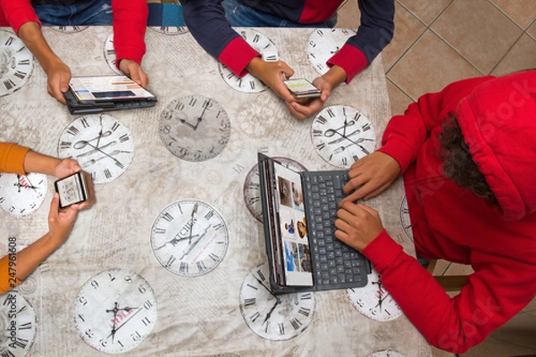 Obraz Ragazzi e social media