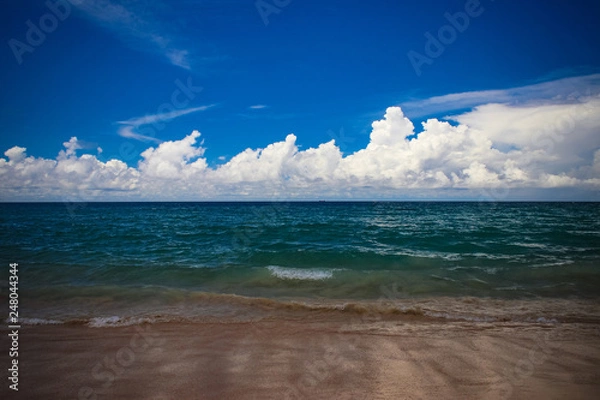 Obraz ocean wave in thai with cloud