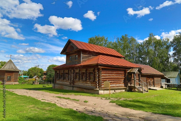 Fototapeta house in the museum of wooden architecture in the city of Suzdal, Russia