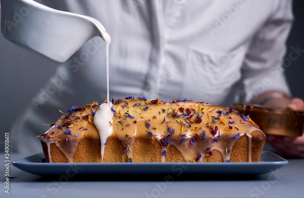 Obraz Dynamic Loaf Cake, sweet bakery