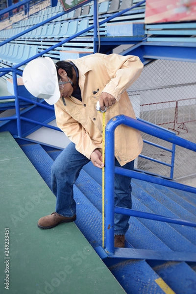 Obraz Male workers labor