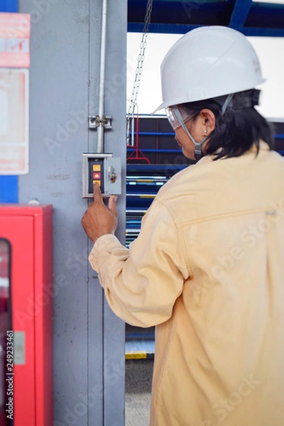 Obraz Male workers labor