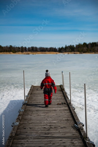 Fototapeta child on jetty