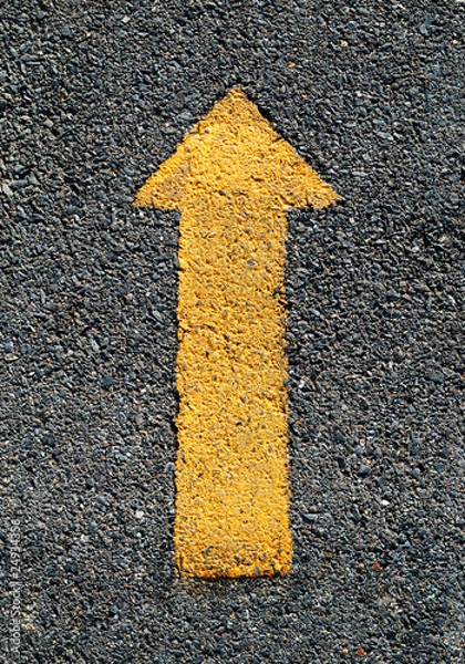 Obraz A forwarded yellow arrow