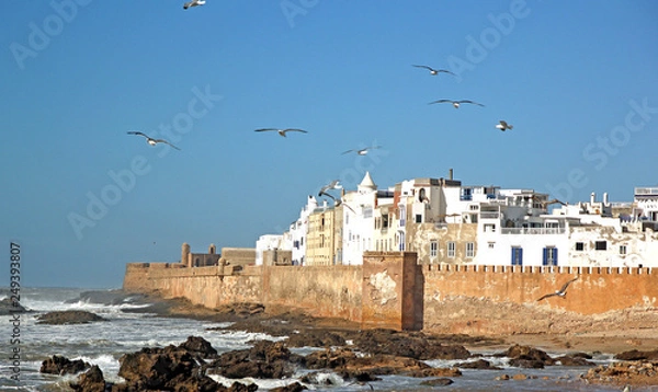 Fototapeta Essaouira ancient walls and fortress with cannons