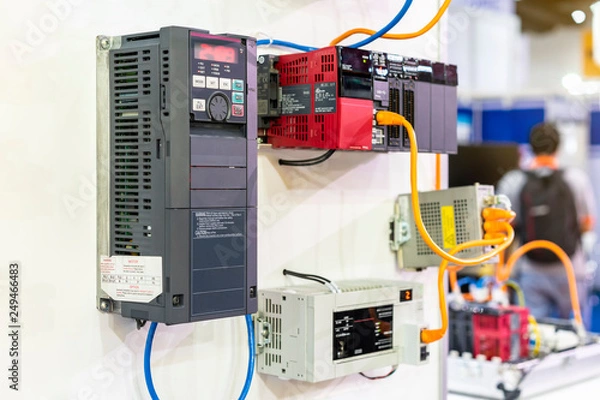 Obraz Advance universal automatic inverter for electric current vector or vfd high performance and accuracy communication remote system connect with program logic controller plc for machine control