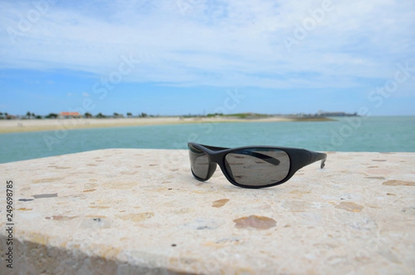 Obraz 海辺にサングラス