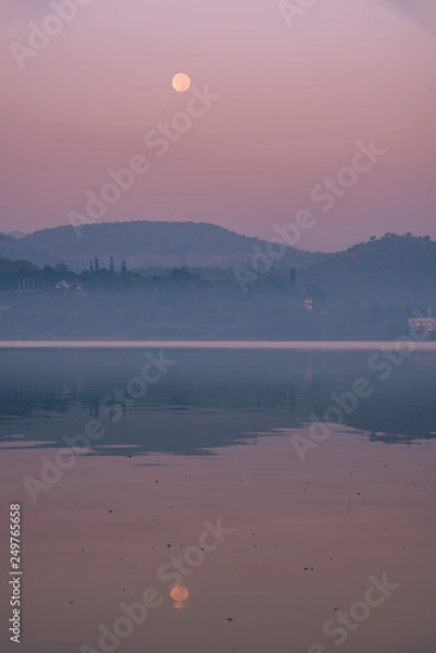 Obraz Early morning Moon Reflection