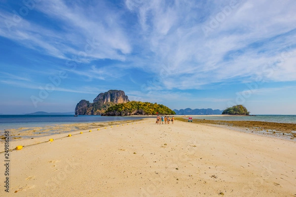 Fototapeta Overview of Koh Poda and nearby islands Especially Koh Kai, Koh Thap, Koh Mor, when the sea level has decreased, can walk across the island
