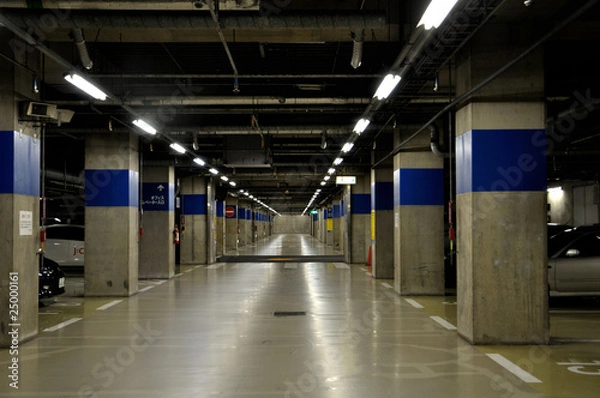 Obraz Underground parking lot　地下駐車場