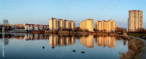 Fototapeta osiedle nad jeziorem