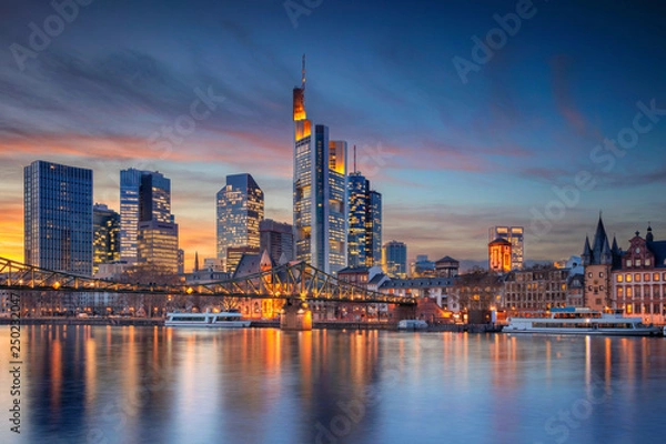 Obraz Frankfurt nad Menem, Niemcy. Obraz gród panoramę Frankfurtu nad Menem podczas pięknego zachodu słońca.