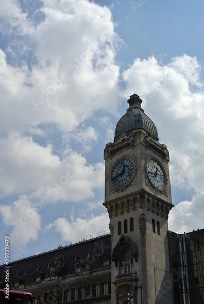 Fototapeta Clock tower in city view