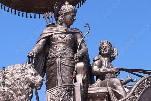 Obraz Close up of Krishna and Arjuna statue in Kurukshetra